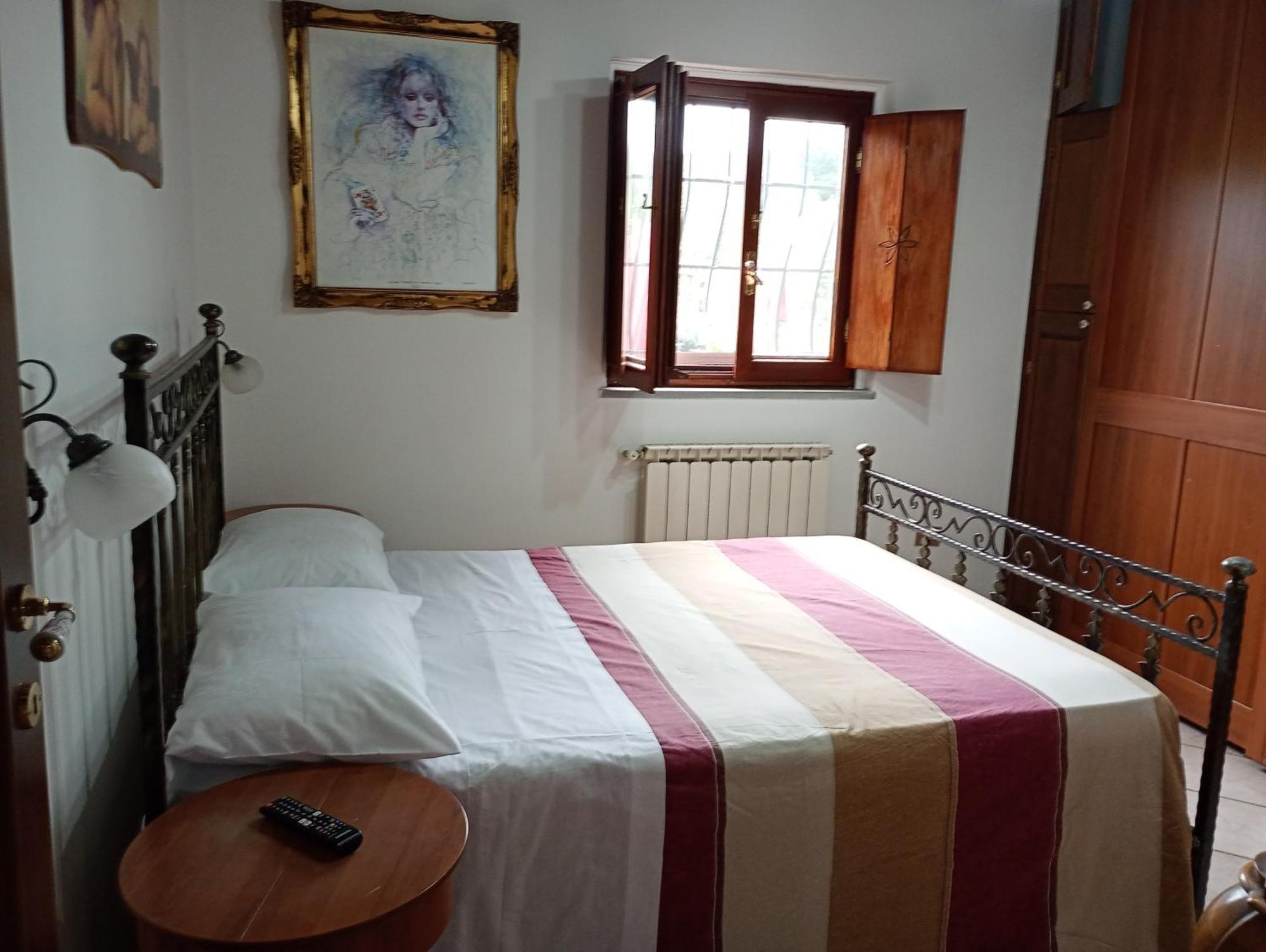 Independent Villa With Private Beach On The Lake 브라치아노 외부 사진